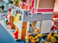 Lego Heartlake City Apartments and Stores 42670