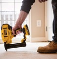 DeWALT DCN681N