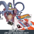 Hot Wheels Spider-Mans Web-Slinging Speedway HTM08