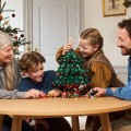 Lego Family Christmas Tree 41843