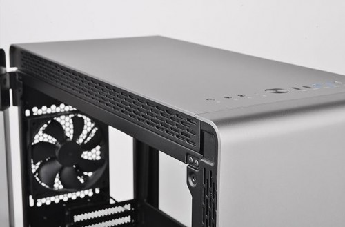 Thermaltake A500 Aluminum Tempered Glass Edition