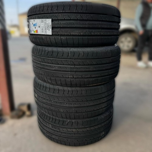 Goodyear Eagle Sport 2 UHP