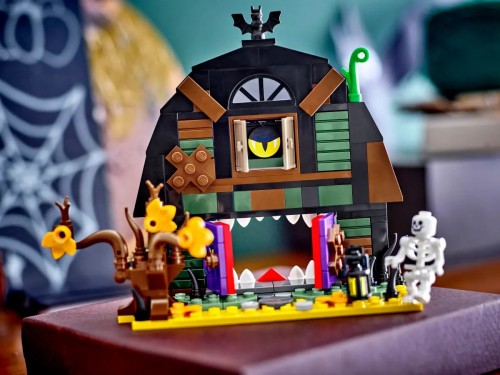 Lego Halloween Barn 40721