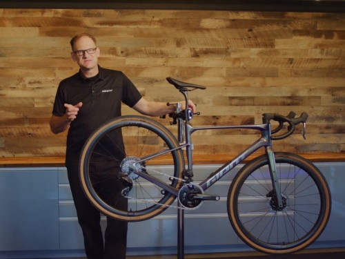 Giant Revolt Advanced 2 2025 frame XS