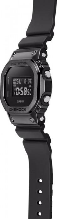 Casio G-Shock GM-5600UB-1