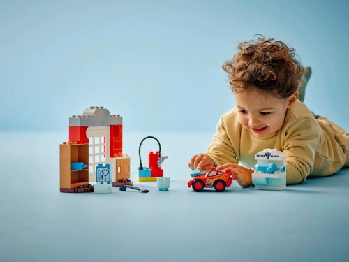 Lego McQueens Visit to Docs Garage 10456