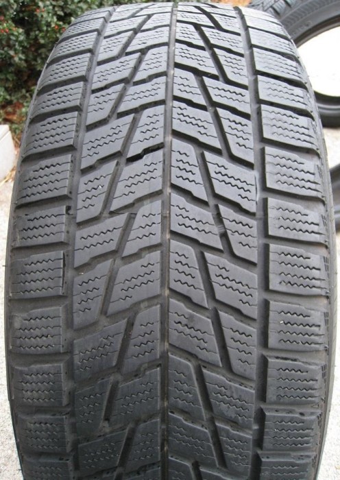 Bridgestone Blizzak LM-22