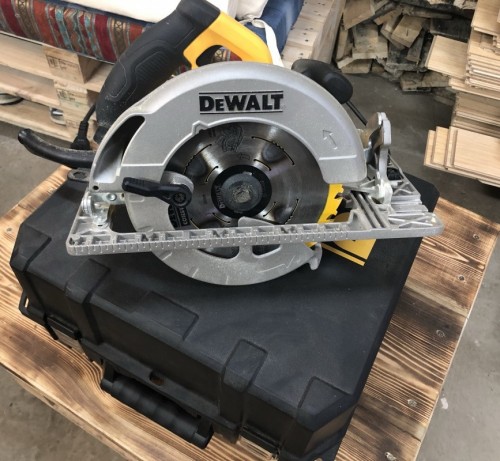 DeWALT DWE576K