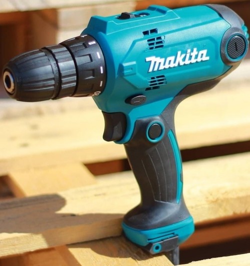 Makita DF0300