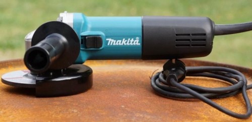 Makita 9558HNRG