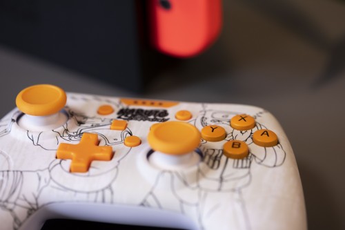 Konix Kakashi White Controller for Switch