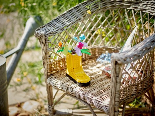 Lego Flowers in Watering Can 31149