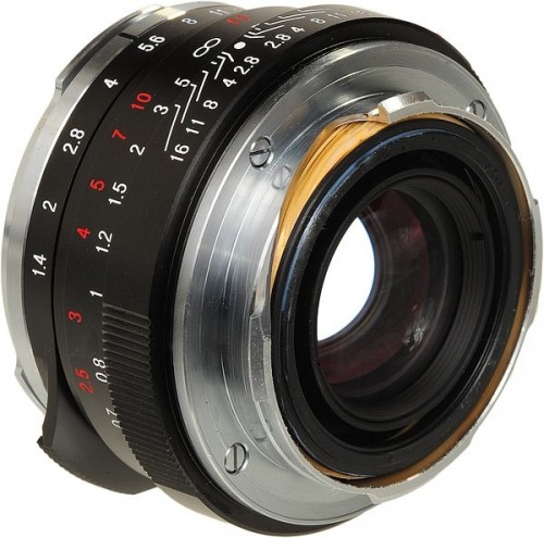 40mm f/1.4 Nokton