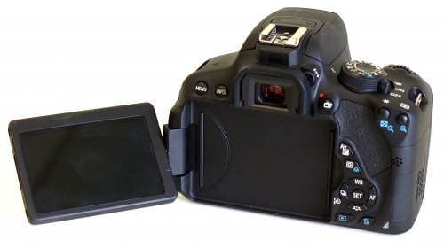 EOS 700D