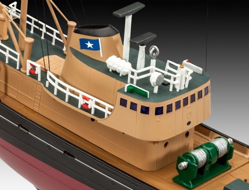 Revell Northsea Fishing Trawler (1:142)