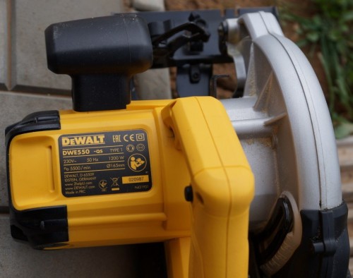 DeWALT DWE550