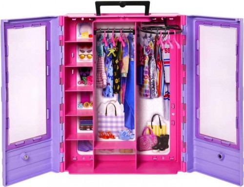 Barbie Ultimate Closet Doll and Accessory HJL66