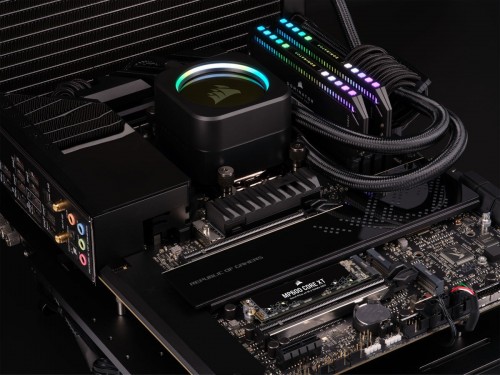 Corsair MP600 CORE XT