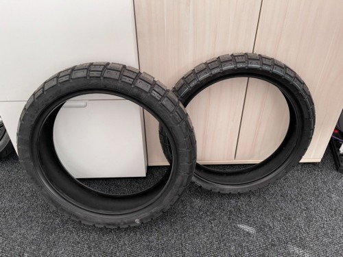 CST Tires CM-AD01