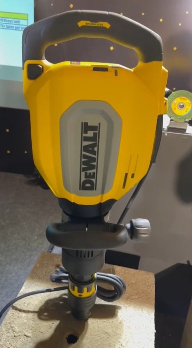 DeWALT D25911K