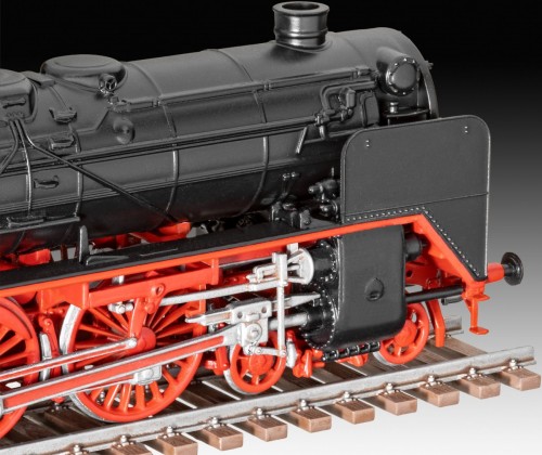 Revell Express Locomotive BR02 and Tender 2 2 T30 (1:87)