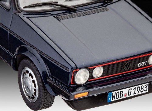 Revell Volkswagen Golf GTI Pirelli (1:24)