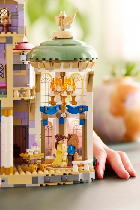 Lego Beauty and the Beast Castle 43263