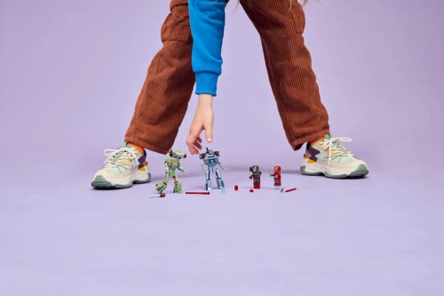 Lego Iron Man and War Machine vs Hammer Drones 76320