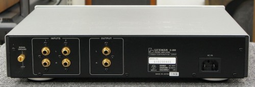 Luxman E-200