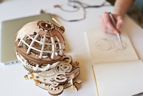 UGears Globe 70128