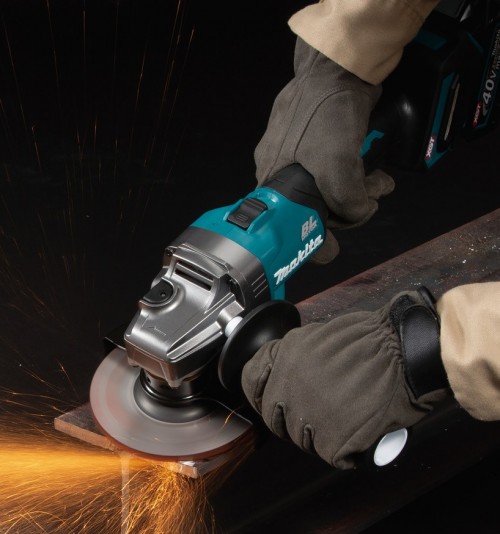 Makita GA008GM201