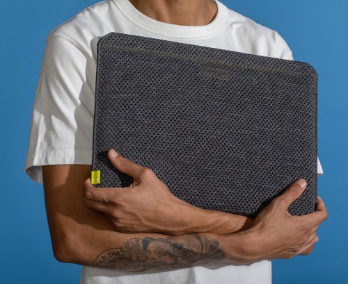 Incase Slip Sleeve with PerformaKnit for MacBook Pro 16