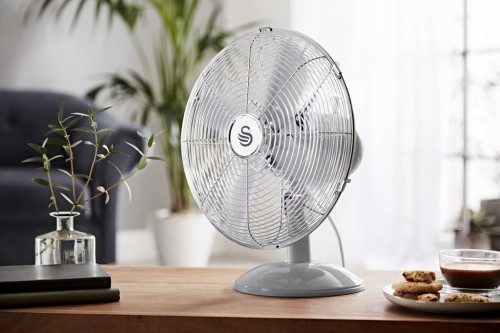 SWAN Retro 12 Inch Desk Fan