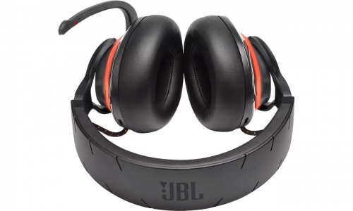 JBL Quantum 810