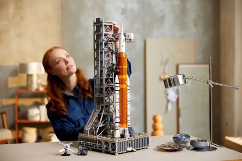 Lego NASA Artemis Space Launch System 10341