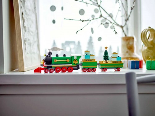 Lego Winter Holiday Train 40700