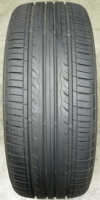Kumho Solus KH17