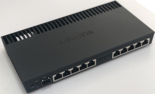 MikroTik RB4011iGS+RM