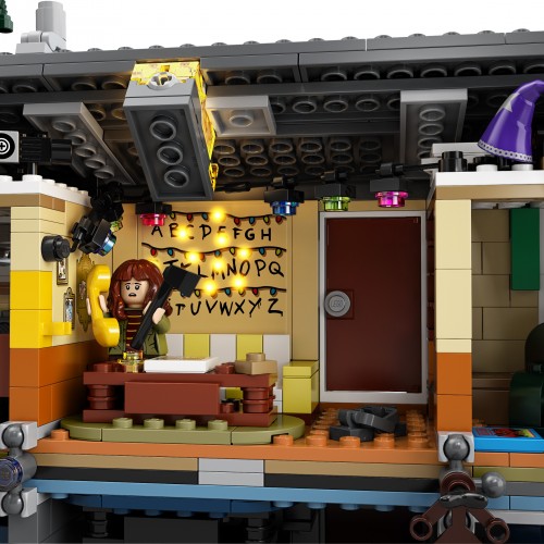 Lego The Upside Down 75810