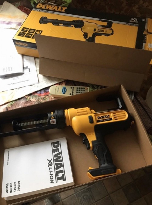 DeWALT DCE560N