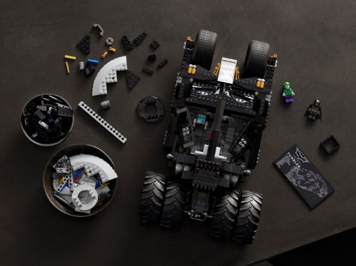 Lego DC Batman Batmobile Tumbler 76240