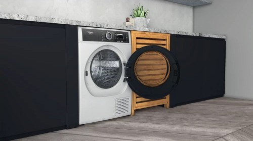 Hotpoint-Ariston H8 D94WB