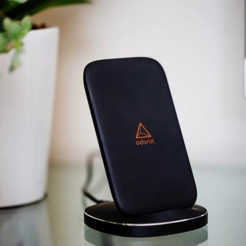 Adonit Wireless Fast Charging Stand