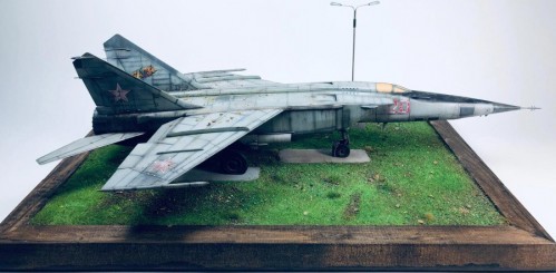 ICM MiG-25 RBF (1:48)