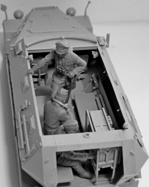 ICM Sd.Kfz. 247 Ausf.B with Crew (1:35)