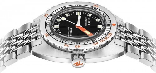 DOXA SUB 300 Sharkhunter 821.10.101.10