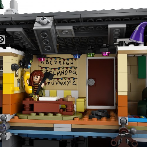 Lego The Upside Down 75810