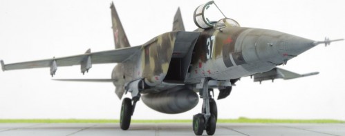 ICM Mig-25 BM (1:72)