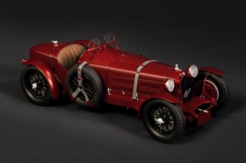 ITALERI Alfa Romeo 8C 2300 Roadster (1:12)