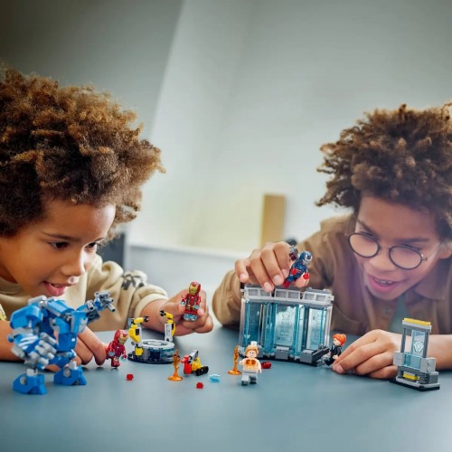 Lego Iron Mans Laboratory Hall of Armor 76315